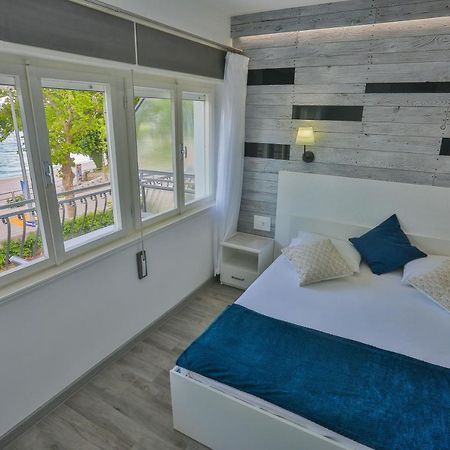 Guesthouse On The Beach Baska Voda Bagian luar foto