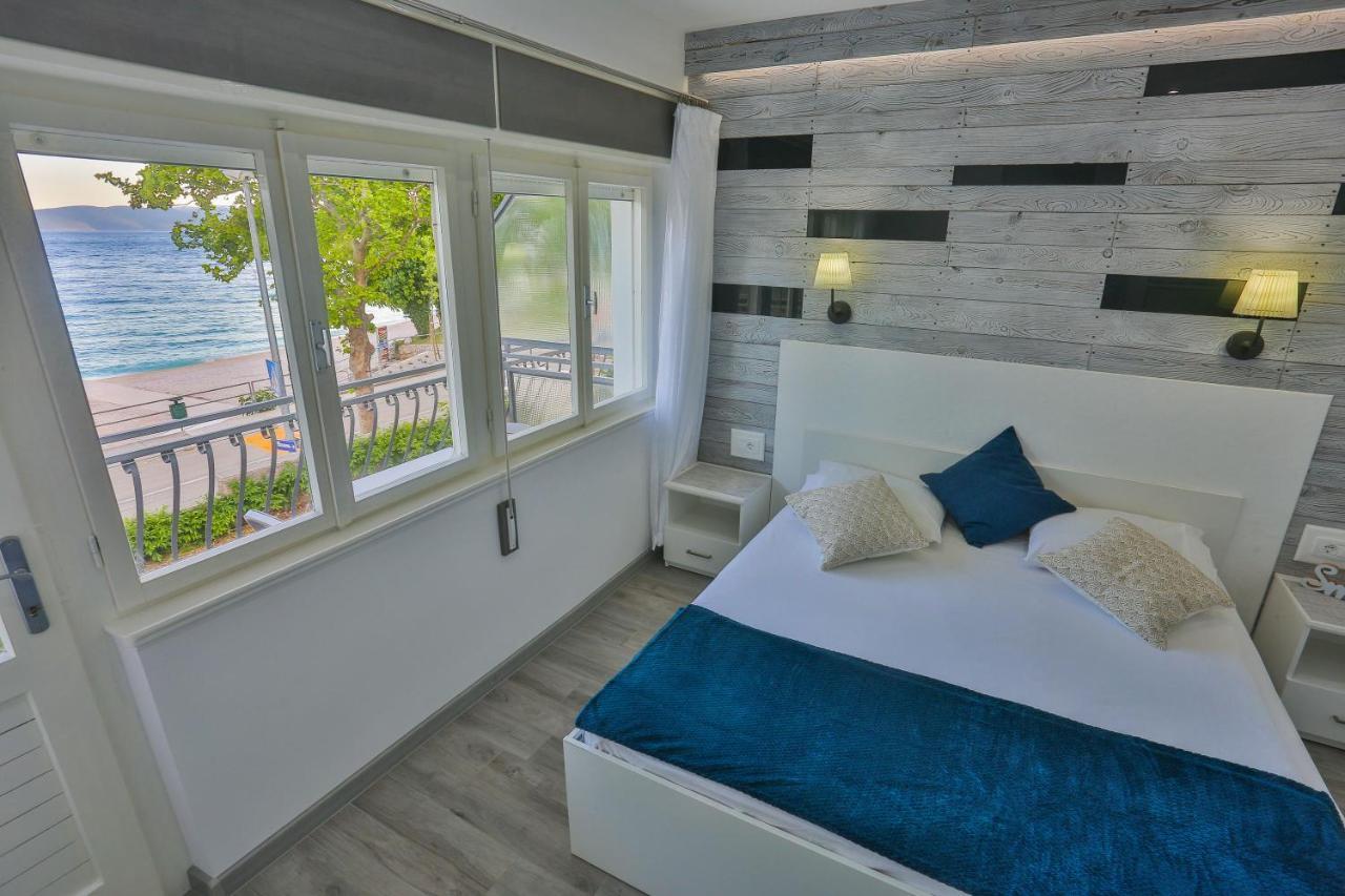 Guesthouse On The Beach Baska Voda Bagian luar foto