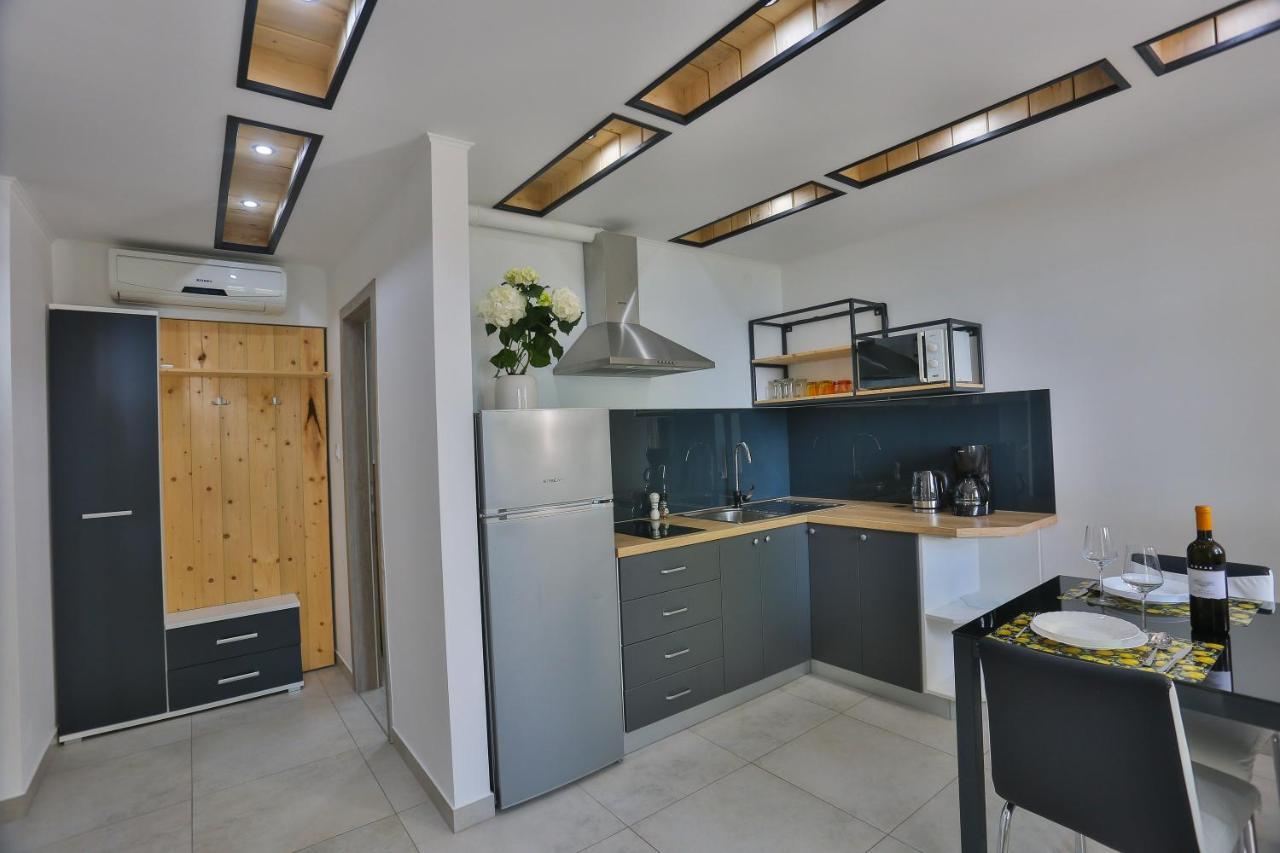 Guesthouse On The Beach Baska Voda Bagian luar foto