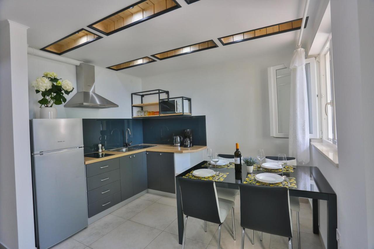 Guesthouse On The Beach Baska Voda Bagian luar foto