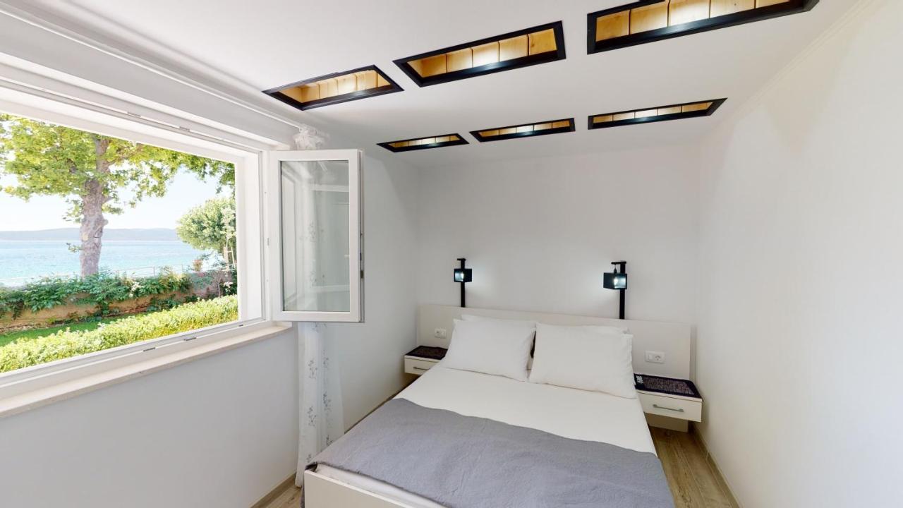 Guesthouse On The Beach Baska Voda Bagian luar foto