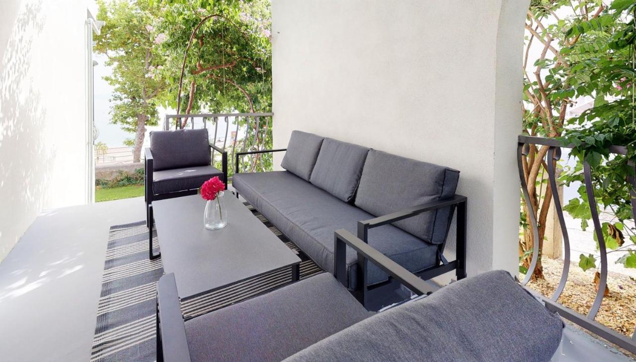 Guesthouse On The Beach Baska Voda Bagian luar foto