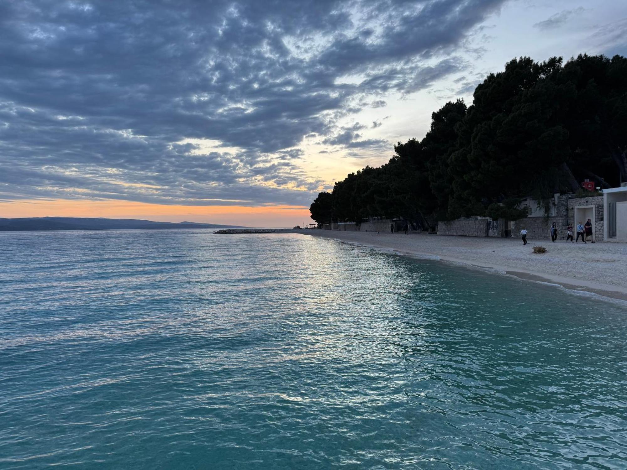 Guesthouse On The Beach Baska Voda Bagian luar foto
