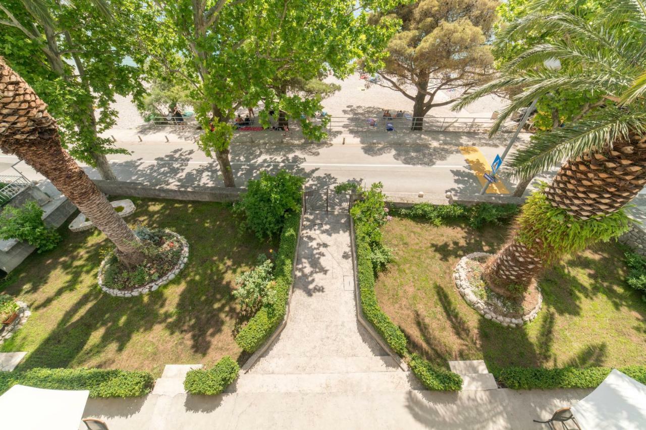 Guesthouse On The Beach Baska Voda Bagian luar foto