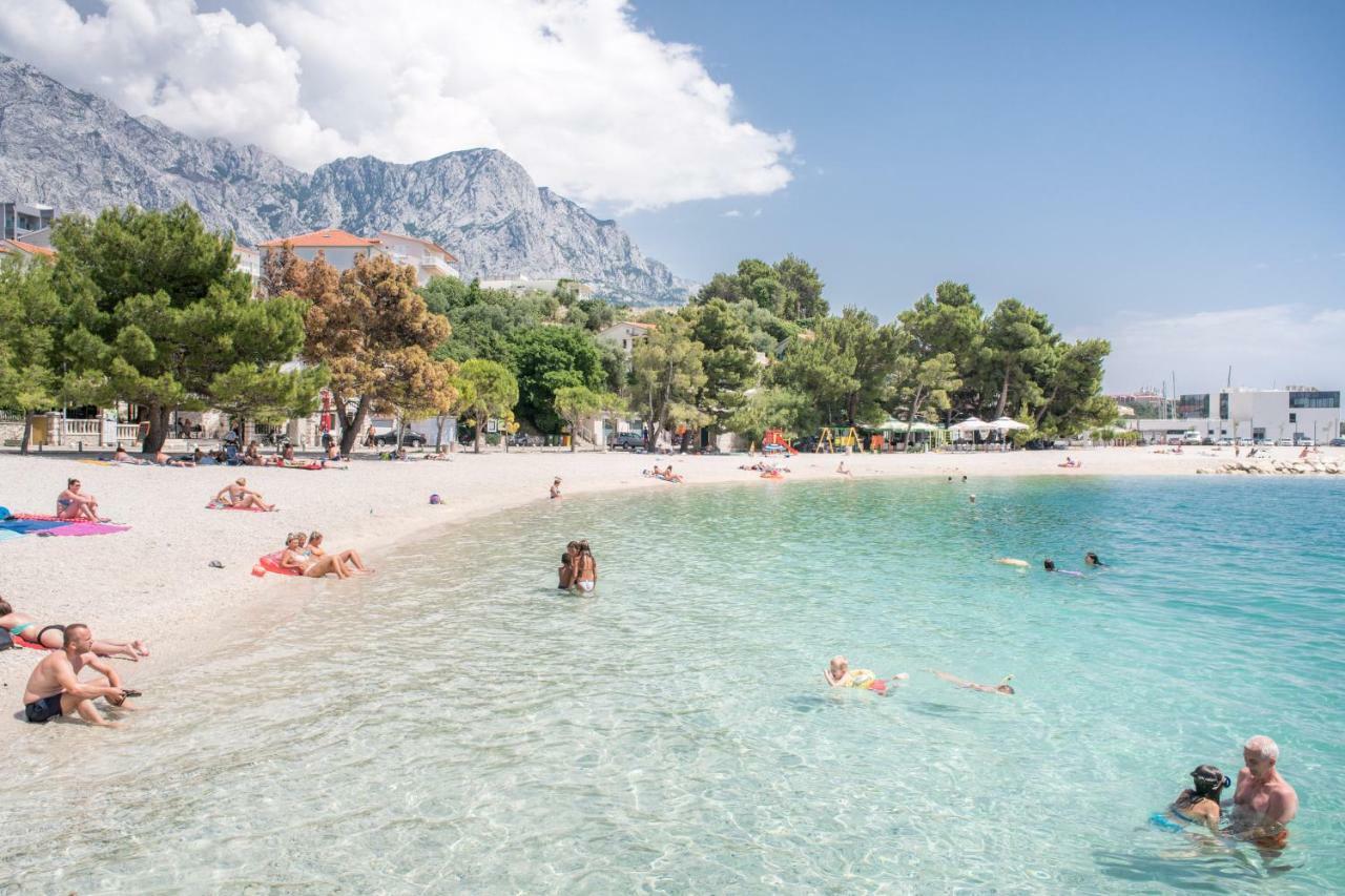 Guesthouse On The Beach Baska Voda Bagian luar foto