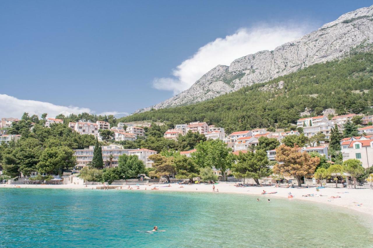 Guesthouse On The Beach Baska Voda Bagian luar foto