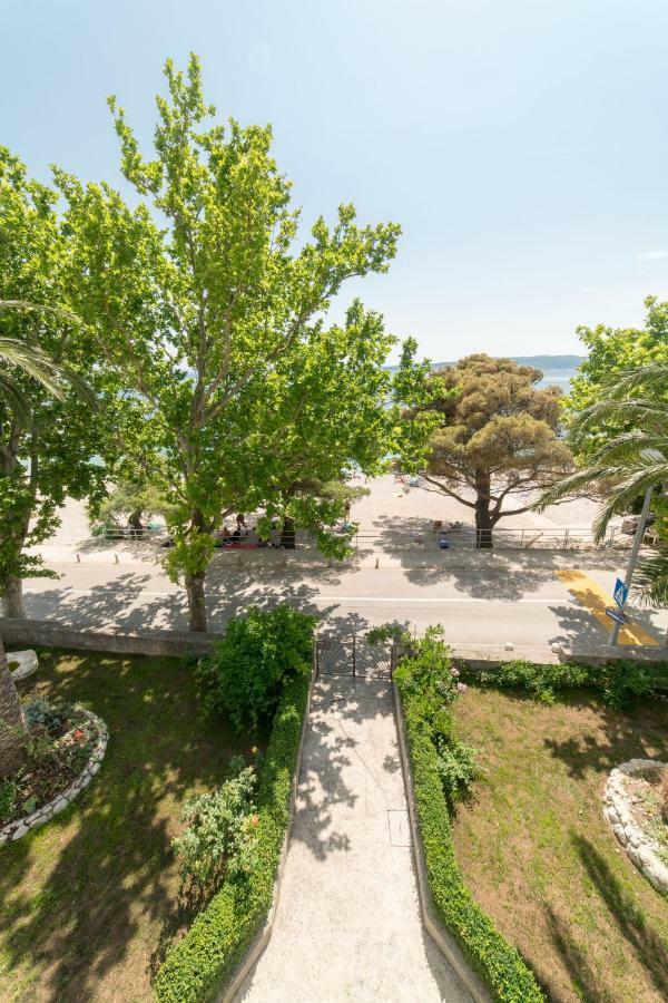 Guesthouse On The Beach Baska Voda Bagian luar foto